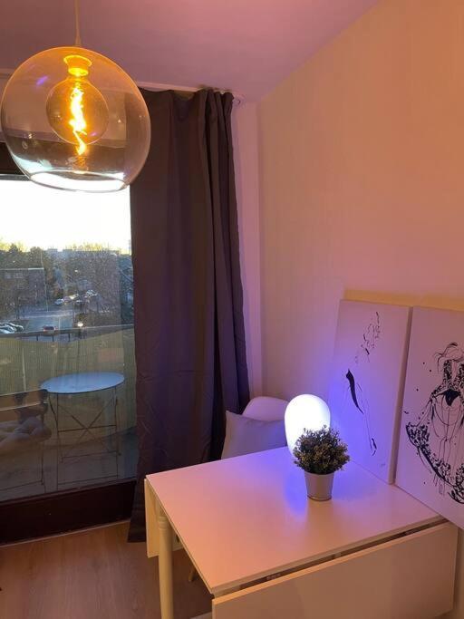 Schickes Apartment Mit Balkon In 뒤셀도르프 외부 사진