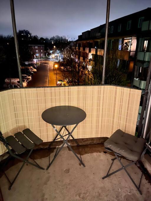 Schickes Apartment Mit Balkon In 뒤셀도르프 외부 사진